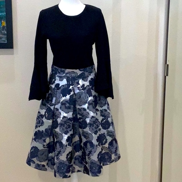 Eliza J Dresses & Skirts - Eliza J floral skirt SZ 10